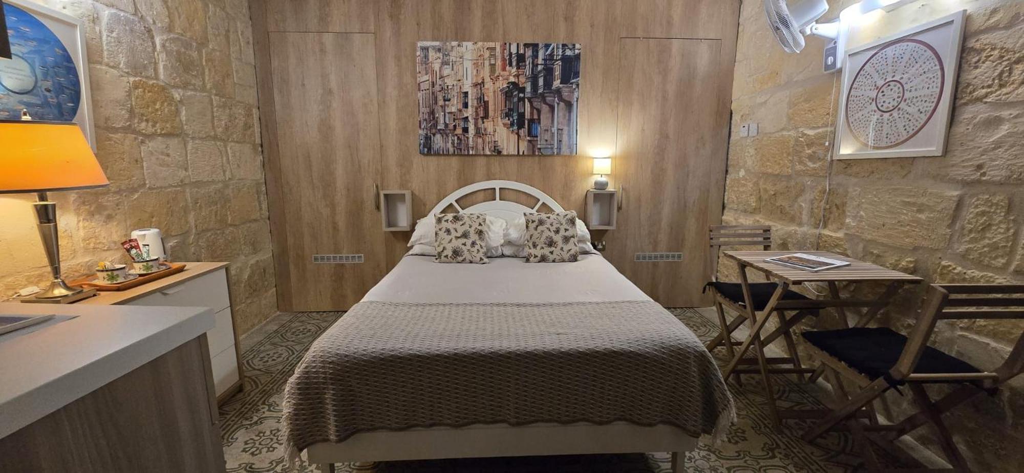 Servants' Quarters Studio Apartment Valletta Exterior photo